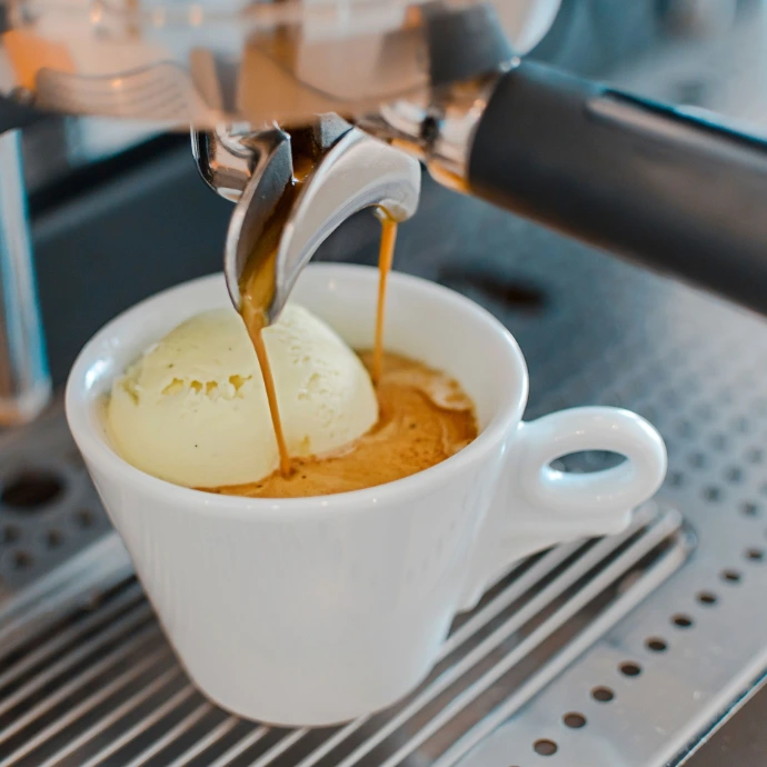 Affogato, Coffee espresso with a scoop of vanilla gelato